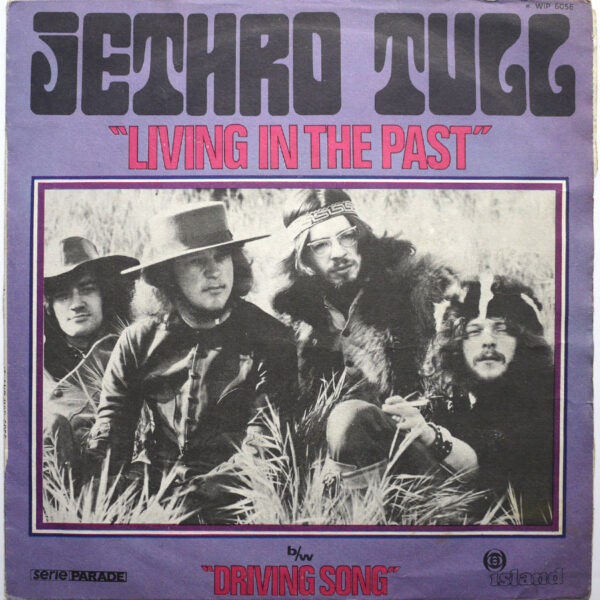 JETHRO TULL - Living In The Past